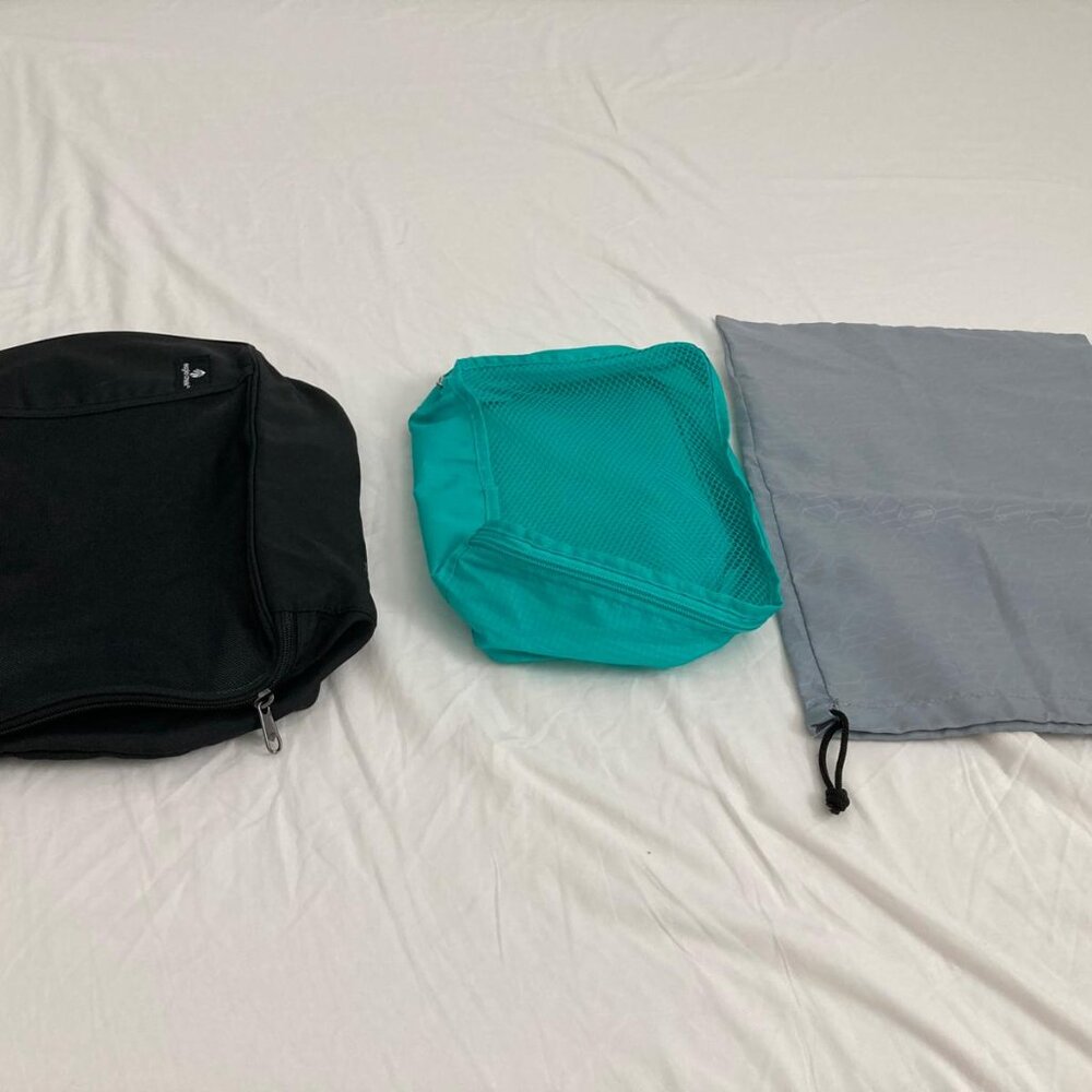 Travel cubes and bag